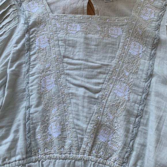SOLD: NWOT AE Top - Picture 4 of 10